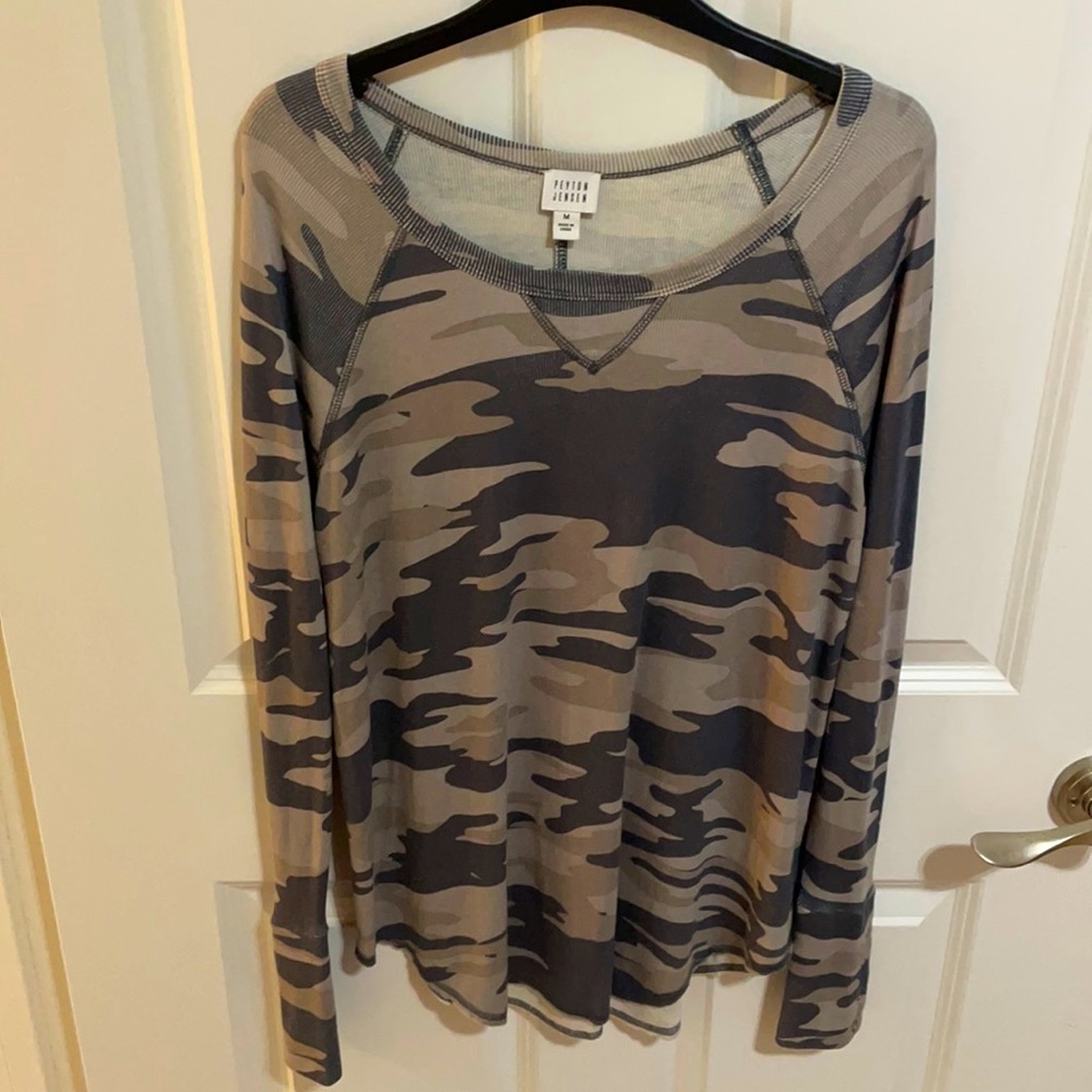 Peyton Jansen gray camo long sleeve top, medium, like new